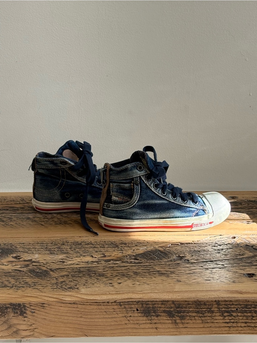 Diesel Kids "Magnete Exposure" Denim
High-Top Sneakers